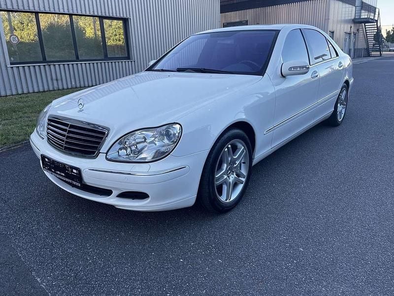 Albastaweiß Gebraucht 2004 Mercedes S500L AMG line Limousine | 21.600 € (Fairer Preis) - Bild 1/4