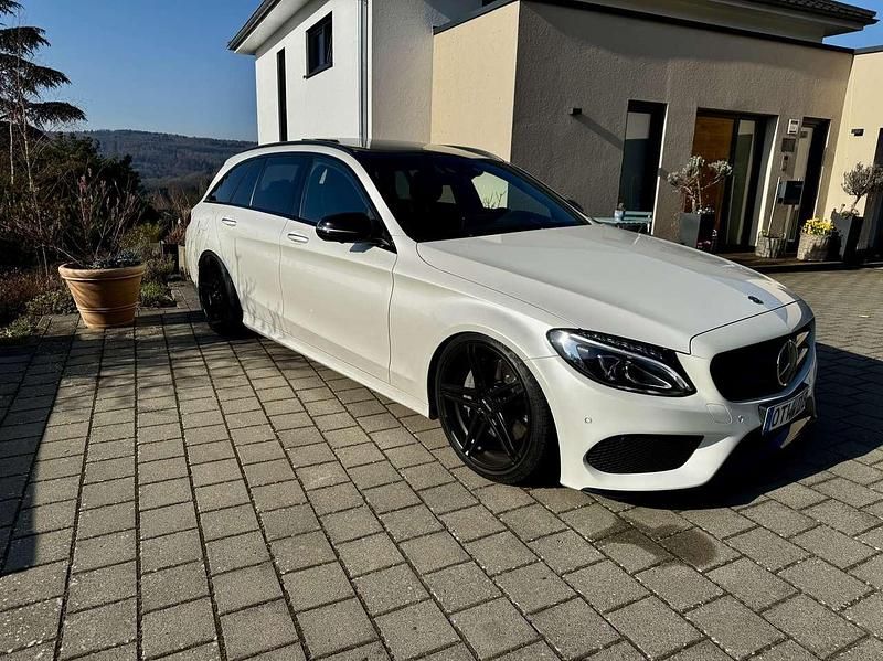 Gebraucht Mercedes C250 AMG line 204 PS (150 kW) 2018 Weiß Kombi