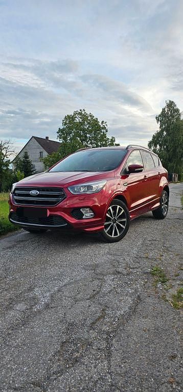 Rot Gebraucht 2019 Ford Kuga ST-Line SUV | 17.990 € (Fairer Preis) - Bild 1/4