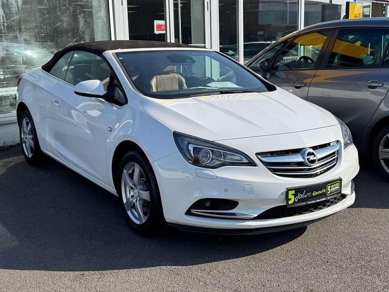 Gebraucht Opel Cascada Ultimate 140 PS (102 kW) 2018 Schneeweiss/summitwhite/arctic Cabrio