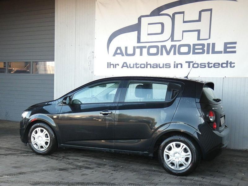 Gebraucht Chevrolet Aveo 86 PS (63 kW) 2012 Schwarz Kleinwagen