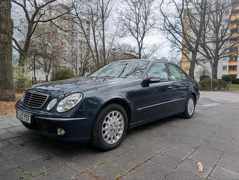 Second-hand Mercedes E320 224 CP (164 kW) 2003 Albastru Berlinǎ