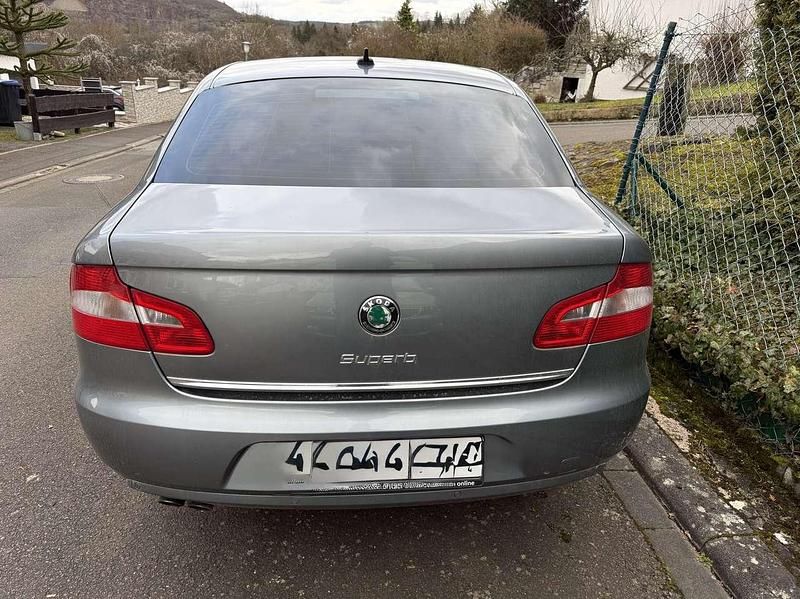Gebraucht Skoda Superb Elegance 160 PS (117 kW) 2013 Limousine