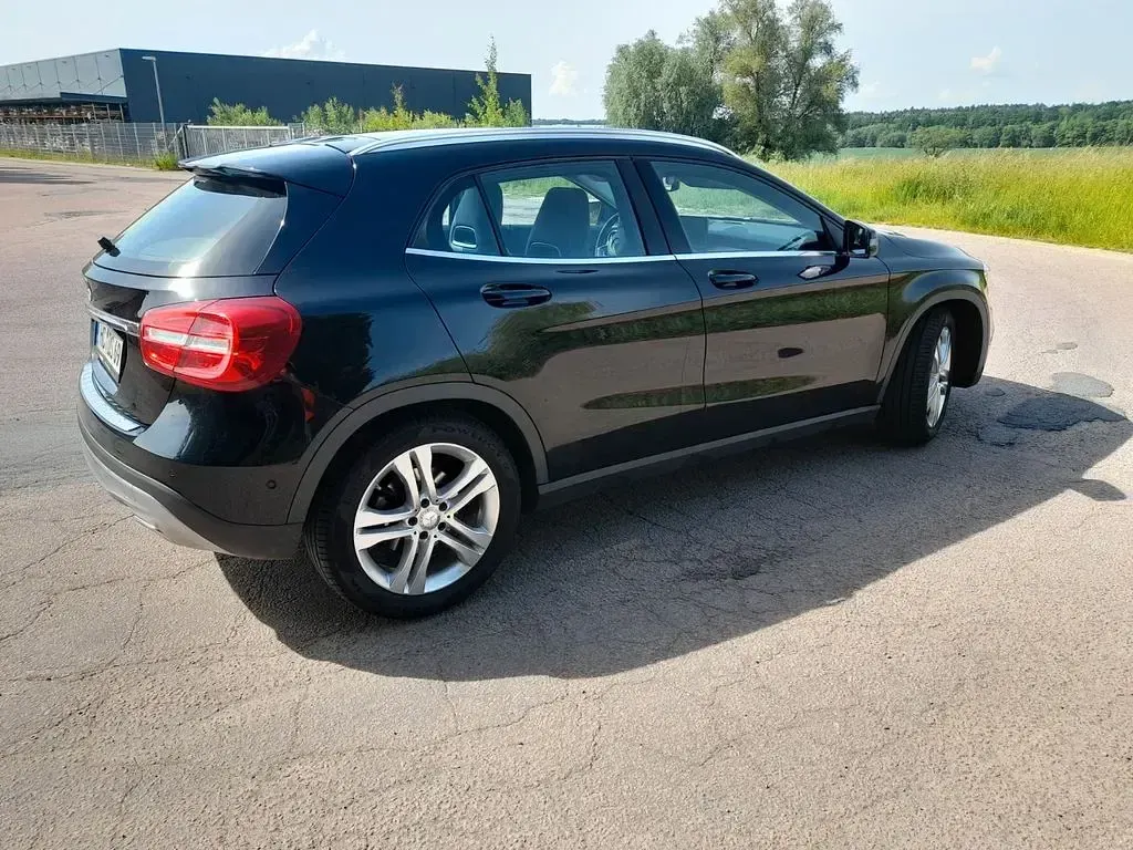 Gebraucht Mercedes GLA180 122 PS (89 kW) 2016 Schwarz SUV