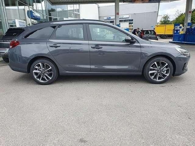 Gebraucht Hyundai i30 Advantage 101 PS (74 kW) 2024 Ecotronic grey mineraleffekt Kombi