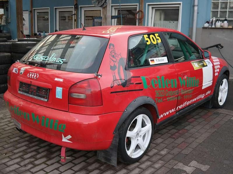 Gebraucht Audi A3 Attraction 125 PS (91 kW) 1997 Rot Kleinwagen
