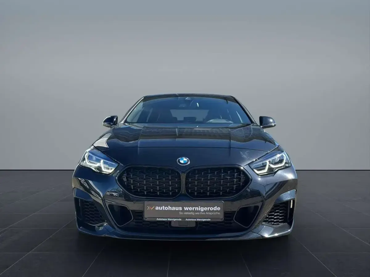 Gebraucht BMW M235 Performance 306 PS (225 kW) 2023 Black sapphire metallic Limousine