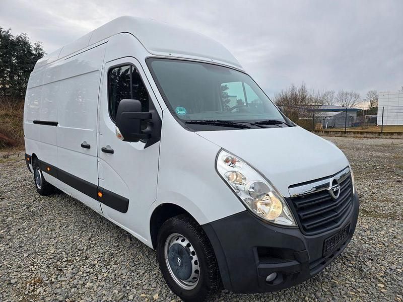 Gebraucht Opel Movano 131 PS (96 kW) 2018 Weiß Van / Kleinbus