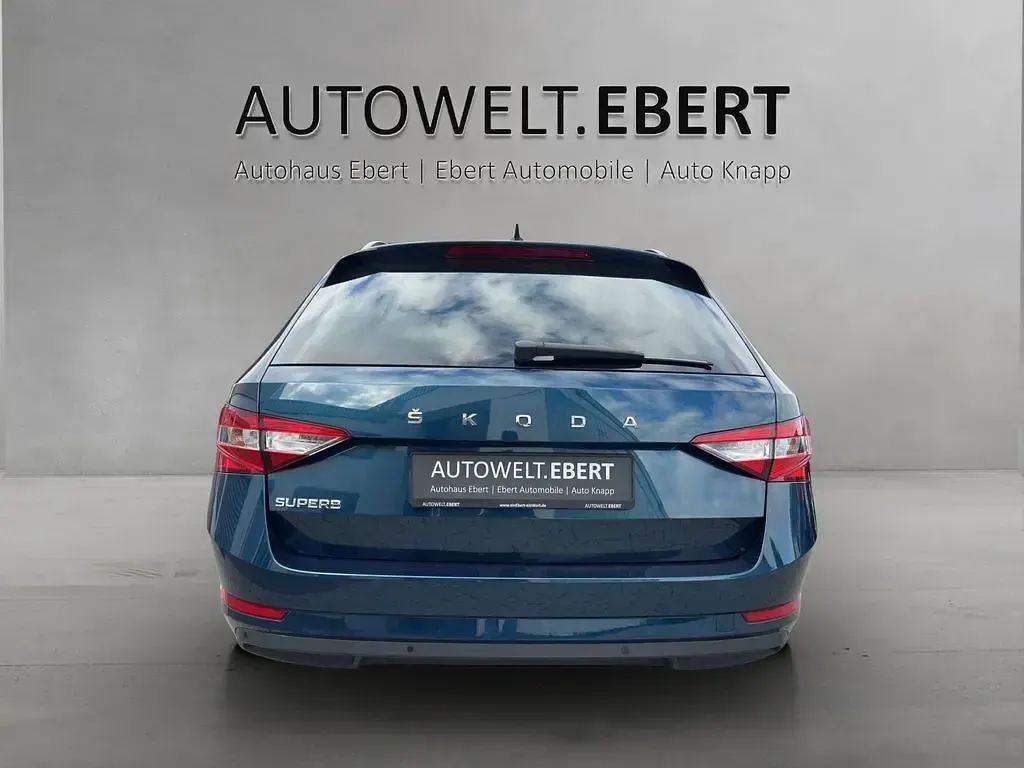 Gebraucht Skoda Superb 150 PS (110 kW) 2024 Blau Kombi