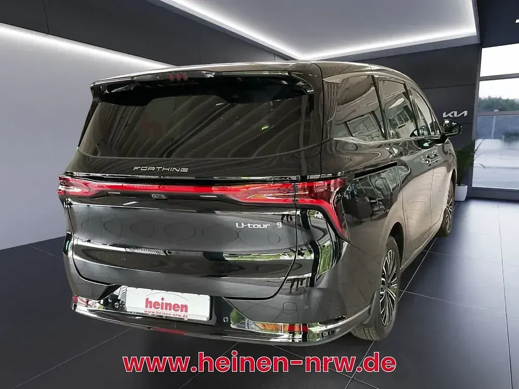 Gebraucht DFSK Forthing 9 245 PS (180 kW) 2025 Schwarz Van / Kleinbus