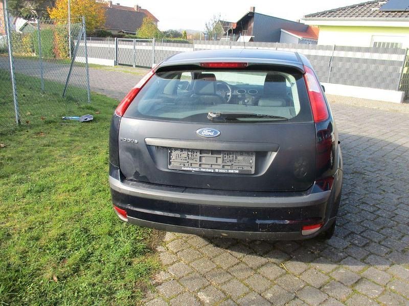 Gebraucht Ford Focus Ambiente 80 PS (58 kW) 2004 Blau Limousine