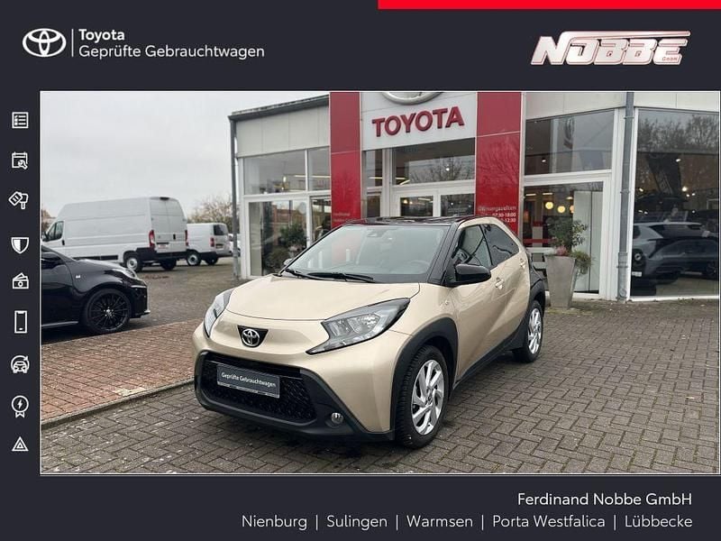 Ginger beige / night sky black Gebraucht 2022 Toyota Aygo X Pulse SUV | 12.990 € (Guter Preis) - Bild 1/4