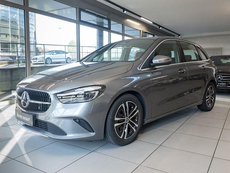 Gebraucht Mercedes B180 Advanced 136 PS (100 kW) 2024 Grau Kleinwagen