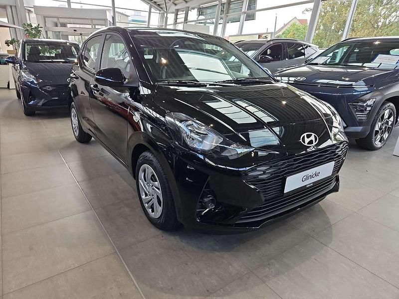 Neu Hyundai i10 Select 63 PS (46 kW) 2025 Phantom black / met Kleinwagen