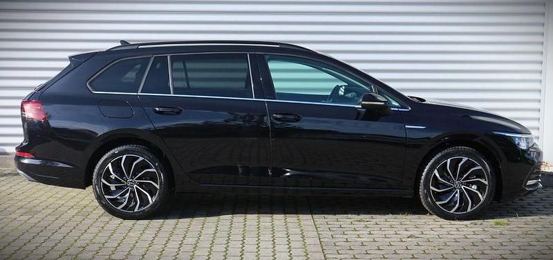 Gebraucht VW Golf VIII Style 150 PS (110 kW) 2024 Schwarz Kombi