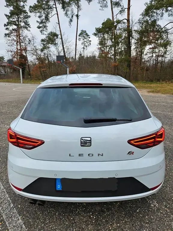 Second-hand Seat Leon FR 125 CP (91 kW) 2018 Alb Berlinǎ