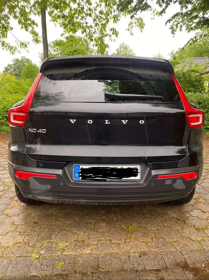 Second-hand Volvo XC40 Basis 150 CP (110 kW) 2019 Negru SUV