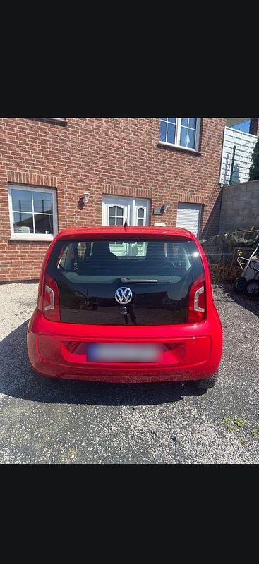 Second-hand VW up! 60 CP (44 kW) 2013 Roșu Hatchback