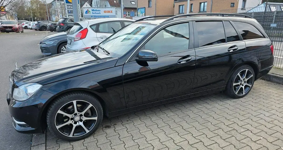 Gebraucht Mercedes C220 170 PS (125 kW) 2013 Schwarz Kombi