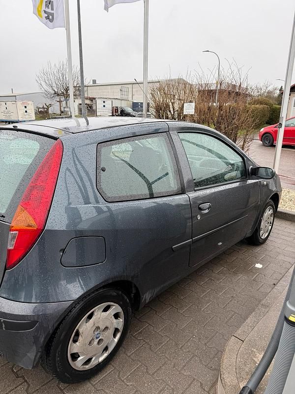 Gebraucht Fiat Punto 60 PS (44 kW) 2003 Grau Kleinwagen