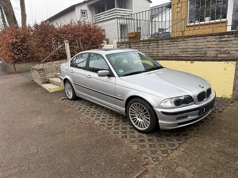 Gebraucht BMW 323 170 PS (125 kW) 1999 Silber Limousine