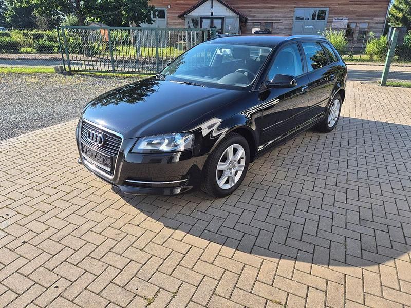 Schwarz Gebraucht 2012 Audi A3 Attraction Limousine | 8.999 € (Guter Preis) - Bild 1/4