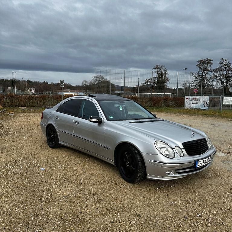 Gebraucht Mercedes E240 Avantgarde 177 PS (130 kW) 2005 Silber Limousine