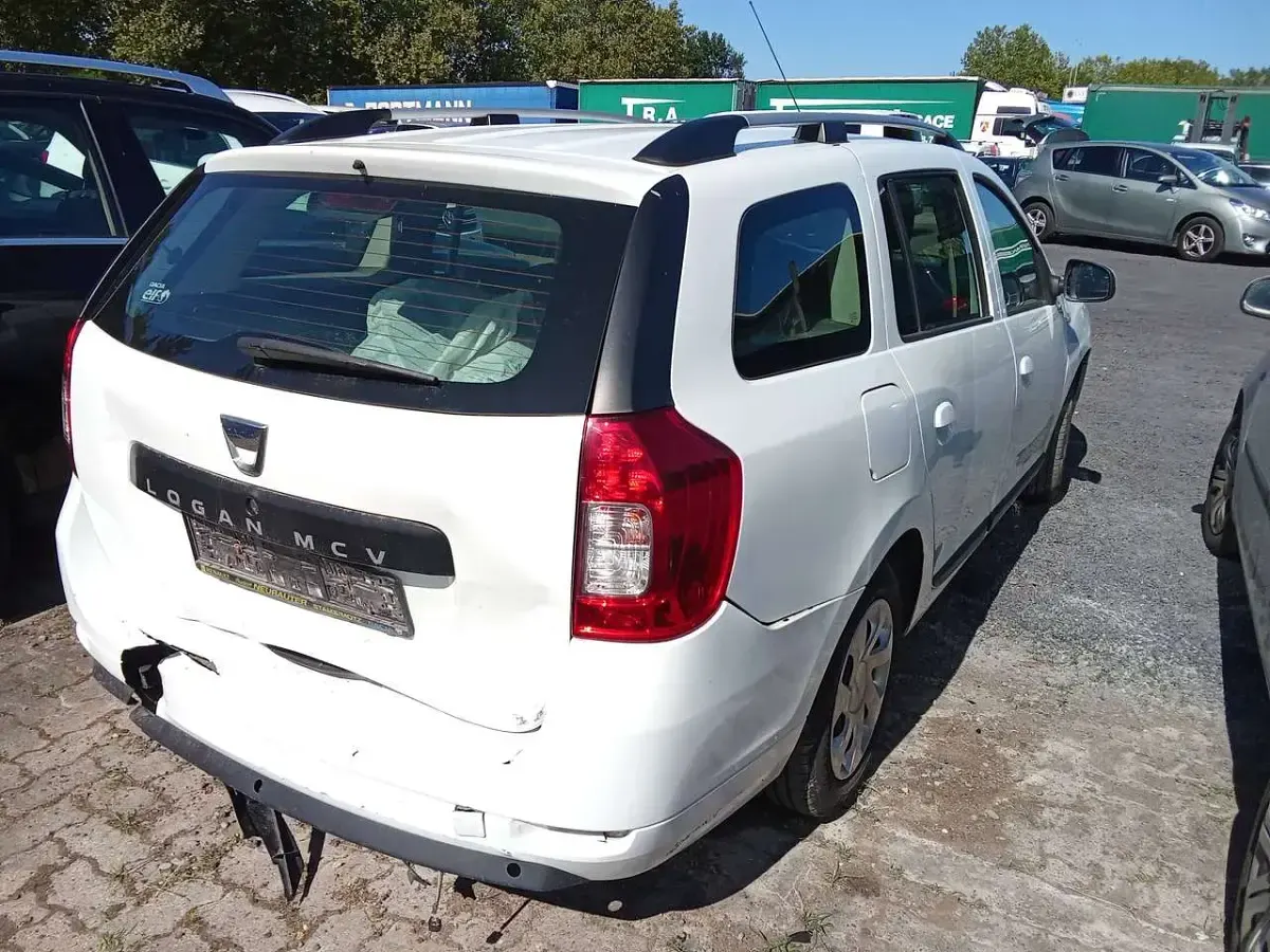 Gebraucht Dacia Logan Lauréate 90 PS (66 kW) 2016 Gletscherweiss Kombi