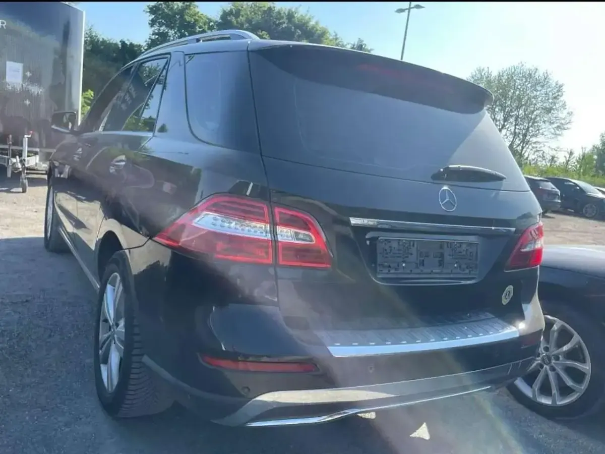 Gebraucht Mercedes ML350 258 PS (189 kW) 2015 Schwarz SUV
