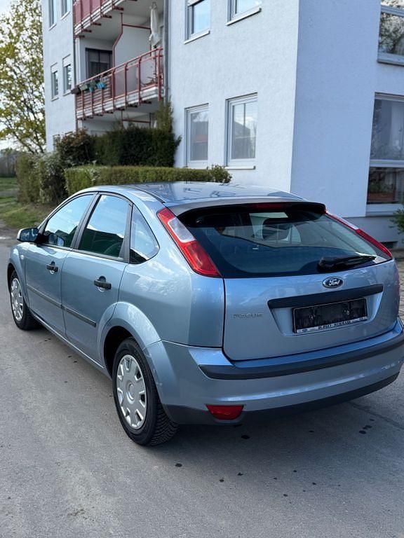 Gebraucht Ford Focus 101 PS (74 kW) 2005 Blau Limousine