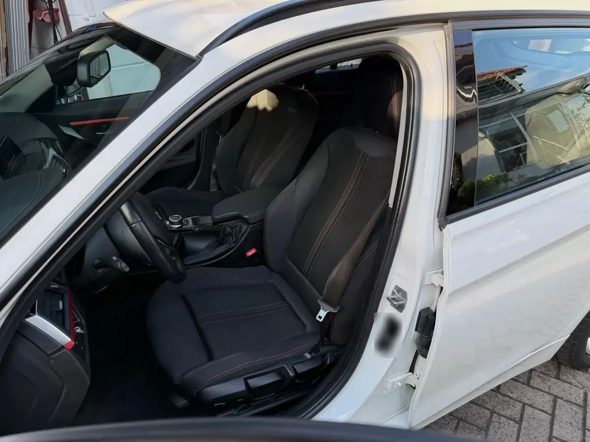 Gebraucht BMW 318 Sport Line 150 PS (110 kW) 2018 Weiß Kombi