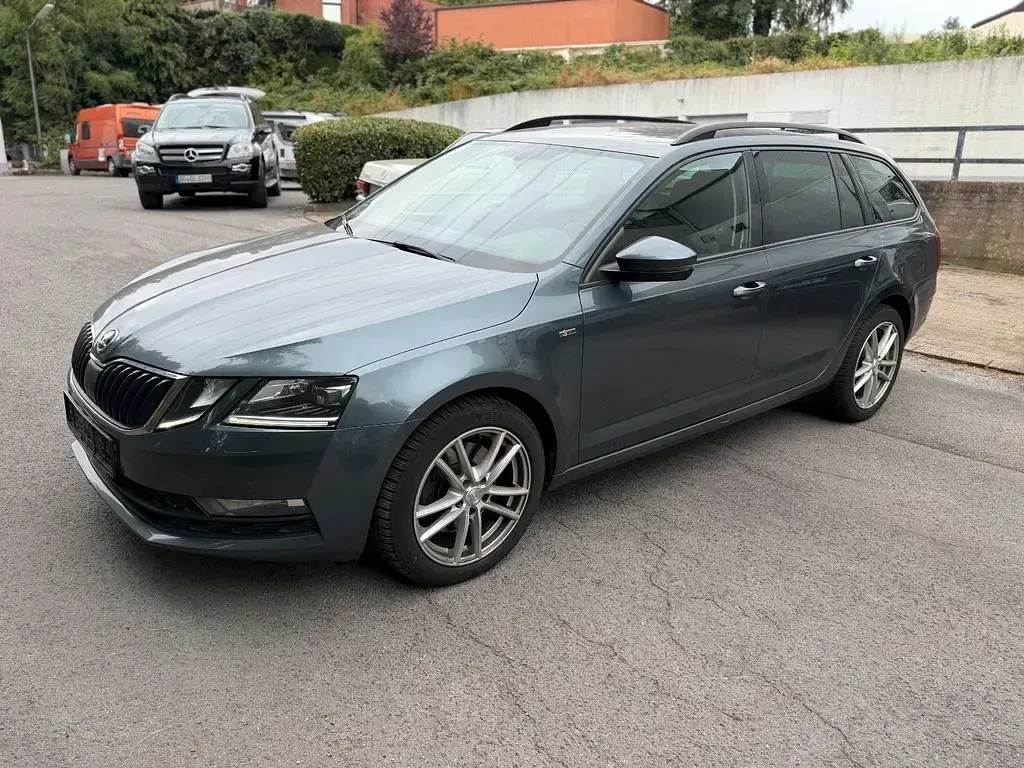 Gebraucht Skoda Octavia Soleil 190 PS (139 kW) 2019 Grau Kombi