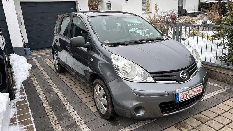Gebraucht Nissan Note Visia 88 PS (64 kW) 2012 Grau Kleinwagen