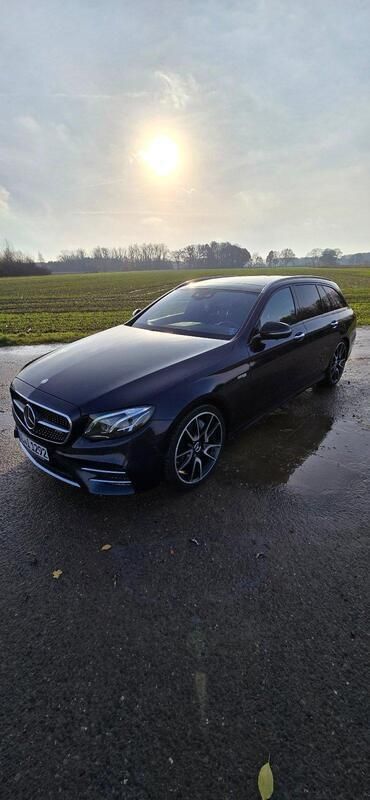 Blau Gebraucht 2017 Mercedes E43 AMG AMG Limousine | 31.500 € (Superpreis) - Bild 1/4