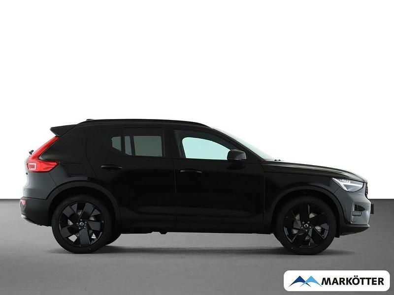 Neu Volvo XC40 Plus 197 PS (144 kW) 2025 Schwarz SUV
