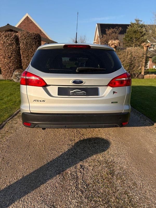 Gebraucht Ford Focus Trend 125 PS (91 kW) 2015 Silber Kombi