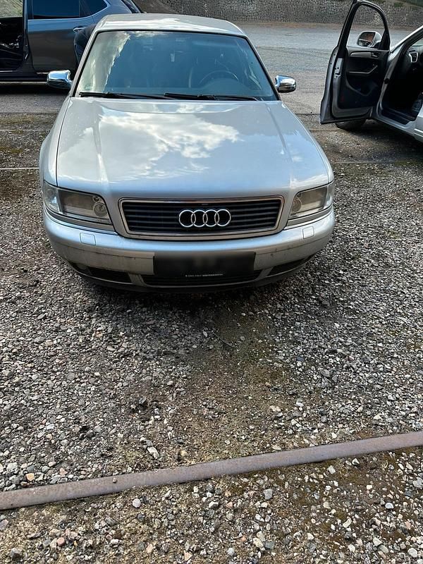 Silber Gebraucht 2000 Audi A8 Limousine | 4.200 € (Guter Preis) - Bild 1/4
