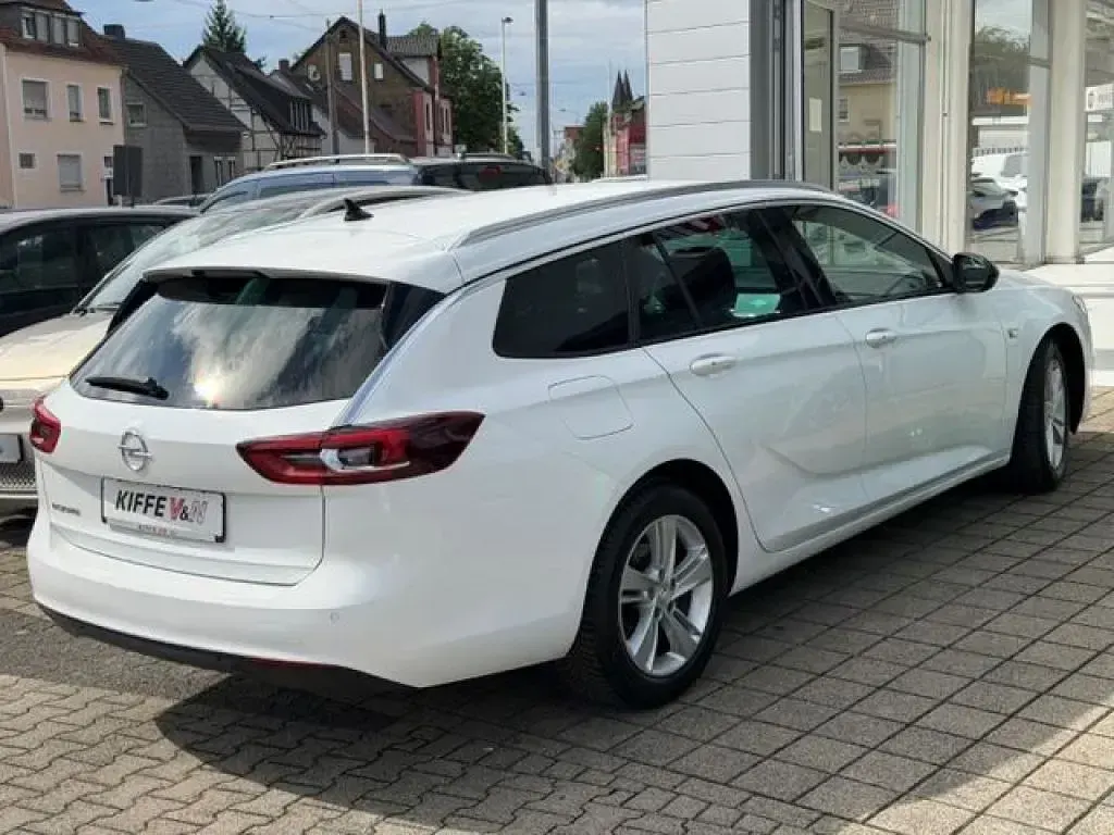 Gebraucht Opel Insignia Business 122 PS (89 kW) 2023 Weiß Kombi
