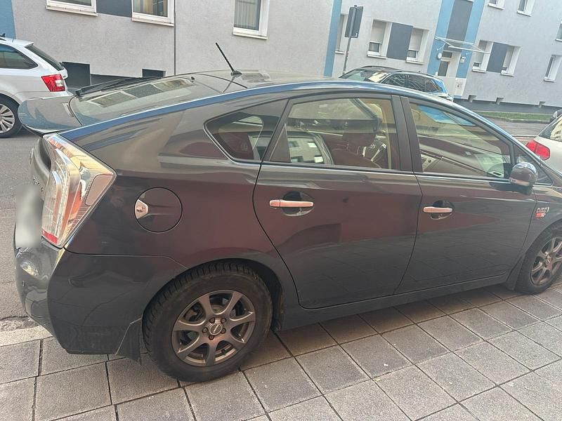 Gebraucht Toyota Prius Life 136 PS (100 kW) 2013 Grau Coupé