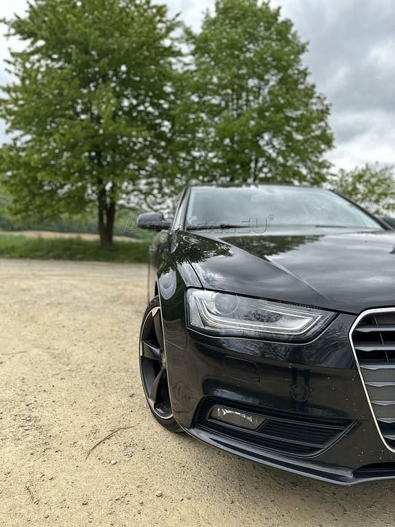 Schwarz Gebraucht 2012 Audi A4 Ambiente Limousine | 7.000 € (Teuer) - Bild 1/4