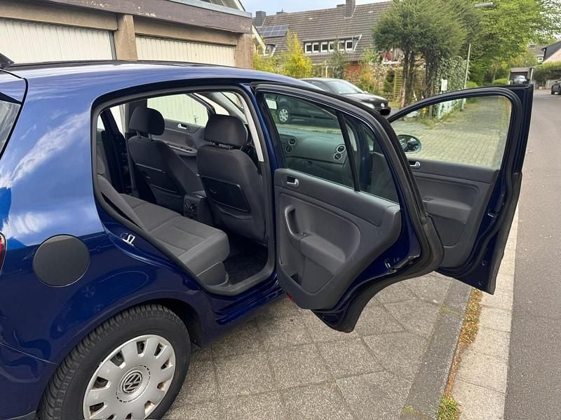 Gebraucht VW Golf IV Trendline 116 PS (85 kW) 2006 Blau Kleinwagen