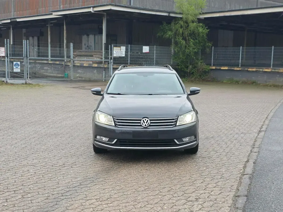 Usata VW Passat 140 CV (102 kW) 2012 Grigio Station wagon