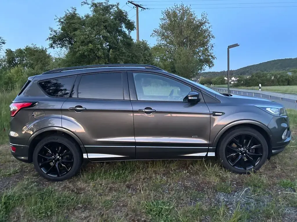 Gebraucht Ford Kuga ST-Line 242 PS (177 kW) 2017 Grau SUV