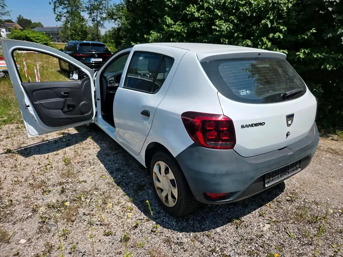 Gebraucht Dacia Sandero 73 PS (53 kW) 2019 Weiß Limousine