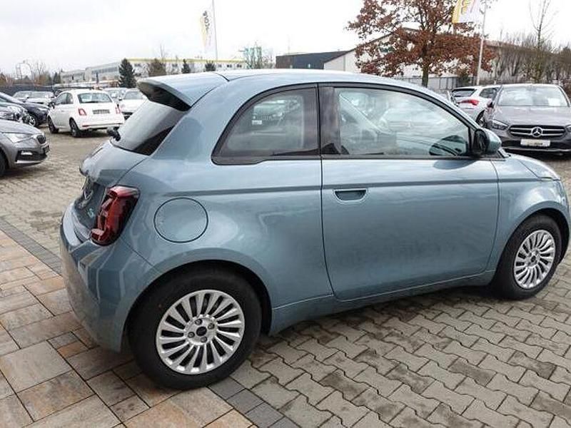 Gebraucht Fiat 500e Action 69 kW (95 PS) 2022 Glacier blau/blau (metallic) Kleinwagen