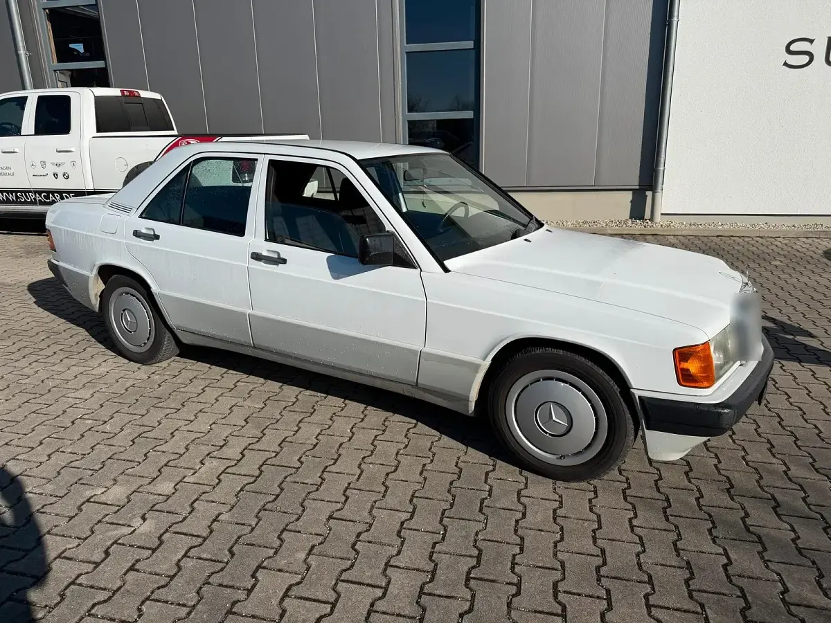 Gebraucht Mercedes 190 75 PS (55 kW) 1997 Weiß Limousine