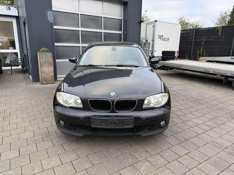 Gebraucht BMW 118 129 PS (94 kW) 2006 Saphirschwarz Kleinwagen