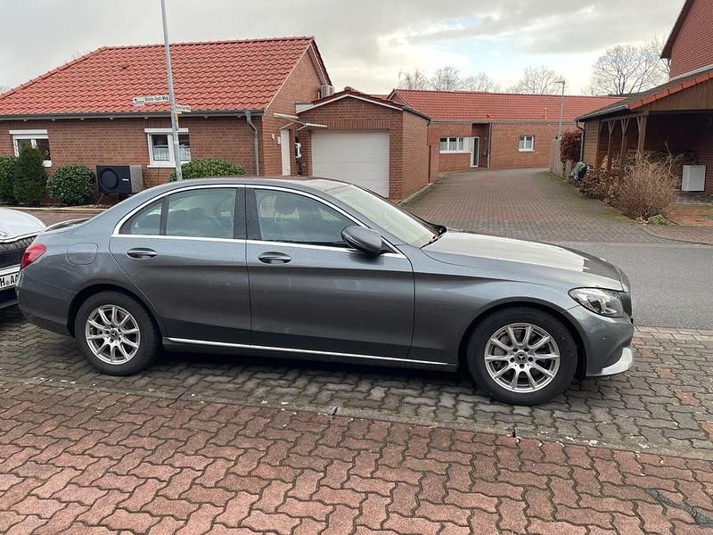 Gebraucht Mercedes C250 211 PS (155 kW) 2018 Grau Limousine