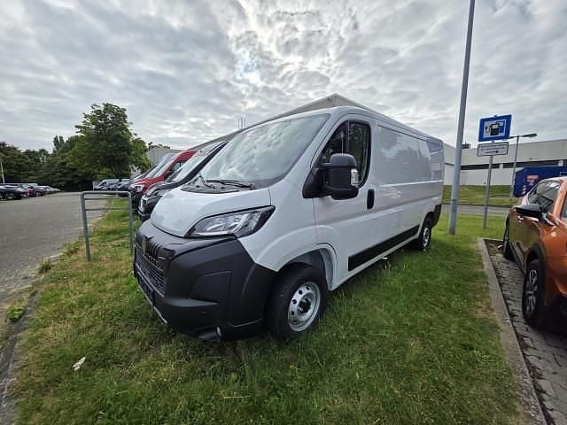 Weiß Neu 2025 Peugeot Boxer Van | 34.990 € - Bild 1/4