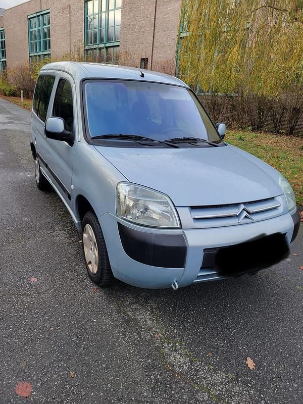 Blau Gebraucht 2005 Citroën Berlingo Van / Kleinbus | 1.590 € - Bild 1/4